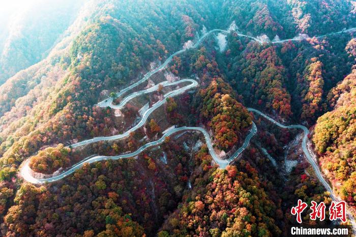 大别山区安徽金寨秋色惊艳层林尽染