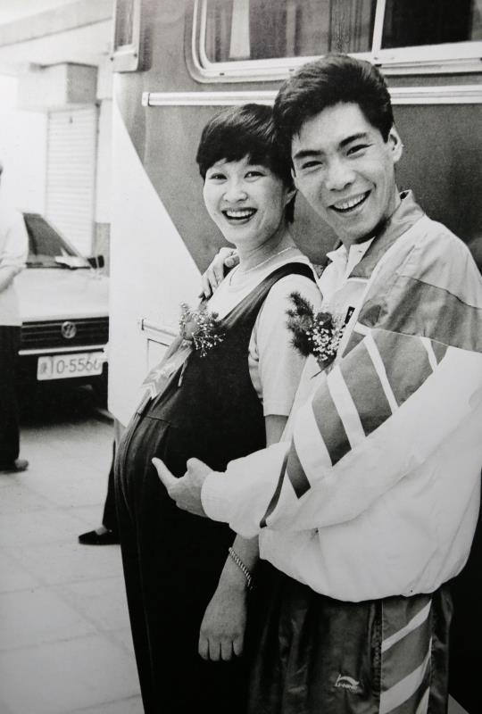 屠洪刚前妻近照曝光一代北影校花如何毁于一场婚姻