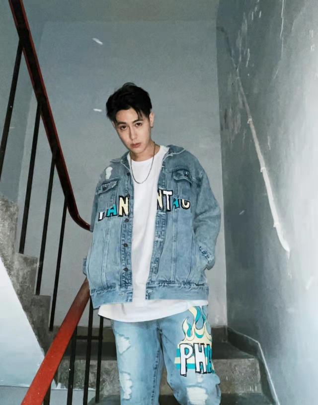 陈向熙谈选秀经历上台前表演服装凭空消失还曾听闻潜规则事件