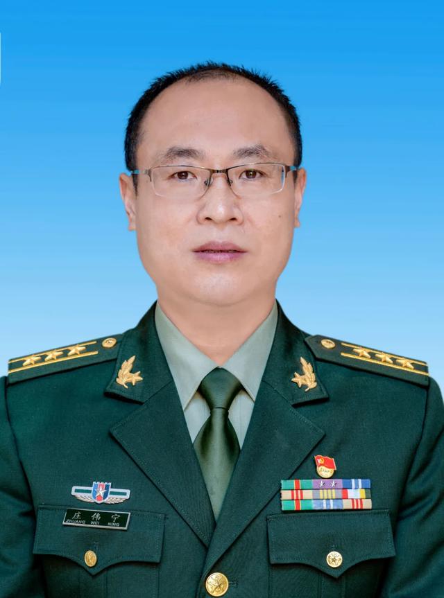 西昌市新一届市委常委会产生马辉当选为西昌市委书记