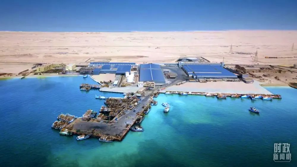 △中国远洋渔业企业在毛里塔尼亚建设渔业基地,帮助当地改善加工、冷藏等配套设施,提高就业率。(资料图)