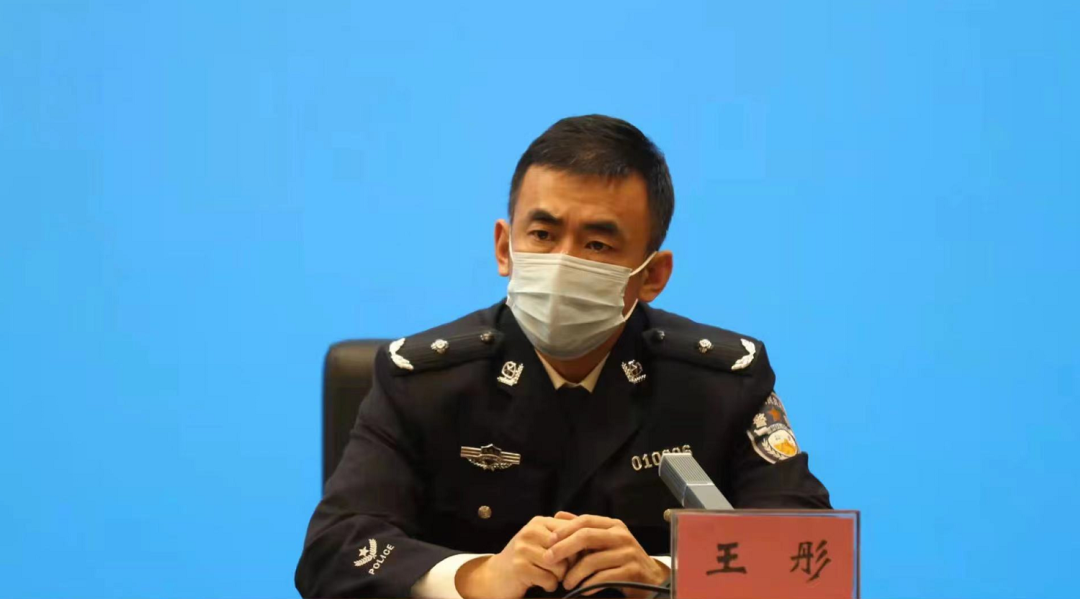 市公安局副局长 王彤 张隽珊摄一,根据哈尔滨市防疫指挥部发布的第33