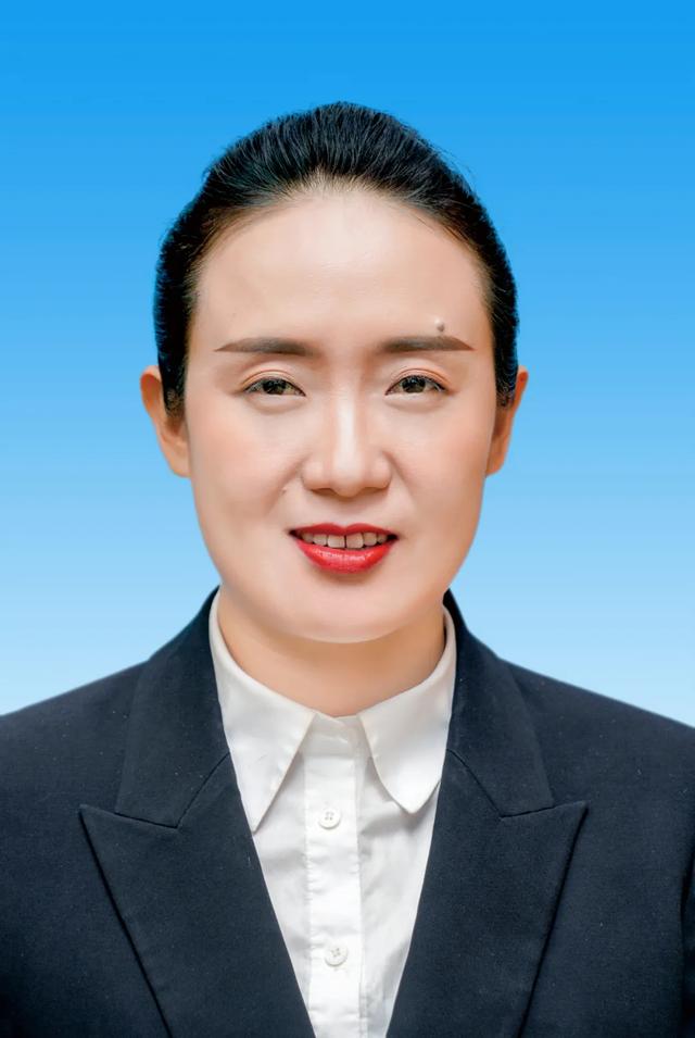 西昌市新一届市委常委会产生马辉当选为西昌市委书记