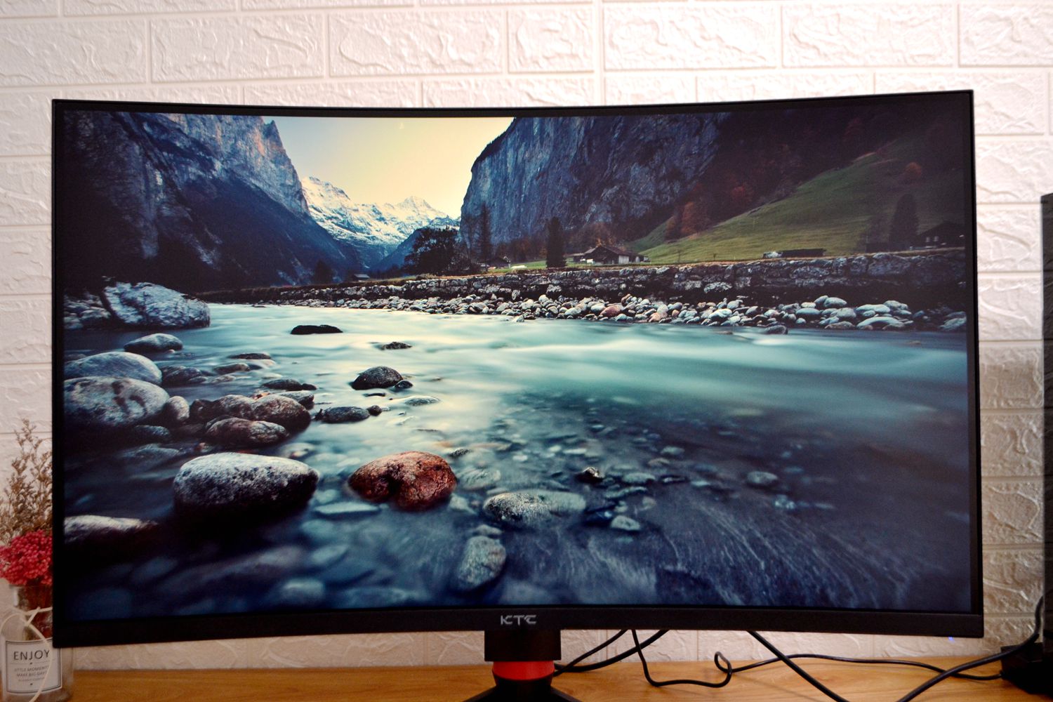 32寸曲面显示器也走性价比路线?网友:真是个好消息