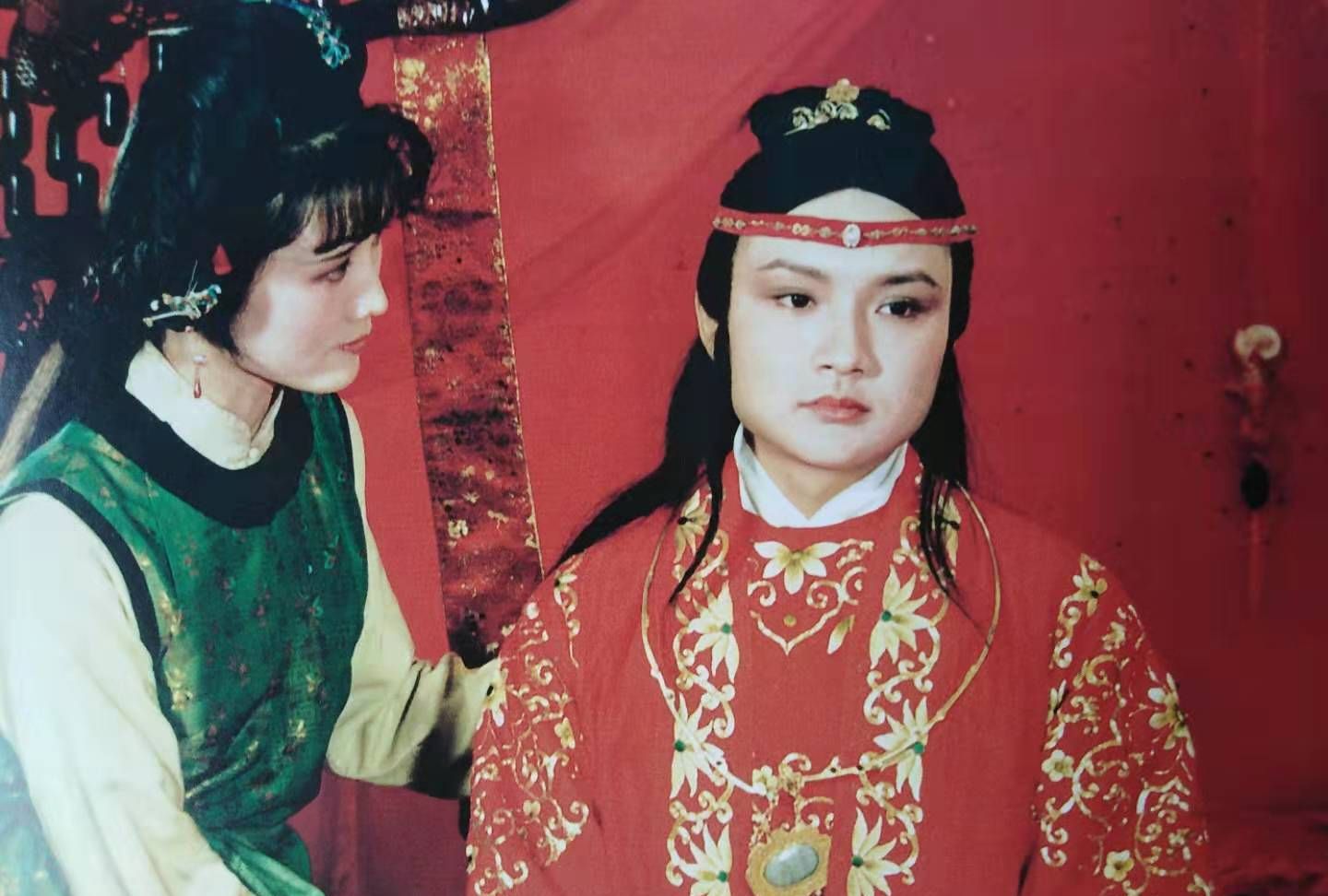 花袭人为当小妾背叛贾母宝玉大婚后她被迫改嫁蒋玉涵