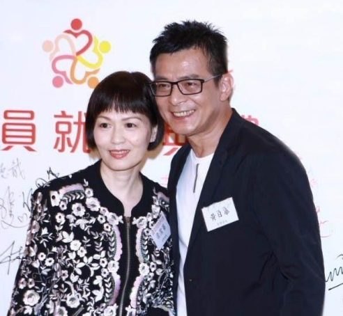 走出痛失亡妻的阴影,黄日华与关宝慧关系密切,两人谈恋爱了?