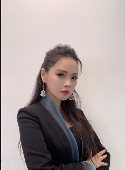 伊能静自曝买了1千件商品,说出商品大类,一看就是已婚女人!休闲区蓝鸢梦想 - Www.slyday.coM 伊能静自曝买了1千件商品,说出商品大类,一看就是已婚女人!休闲区蓝鸢梦想 - Www.slyday.coM