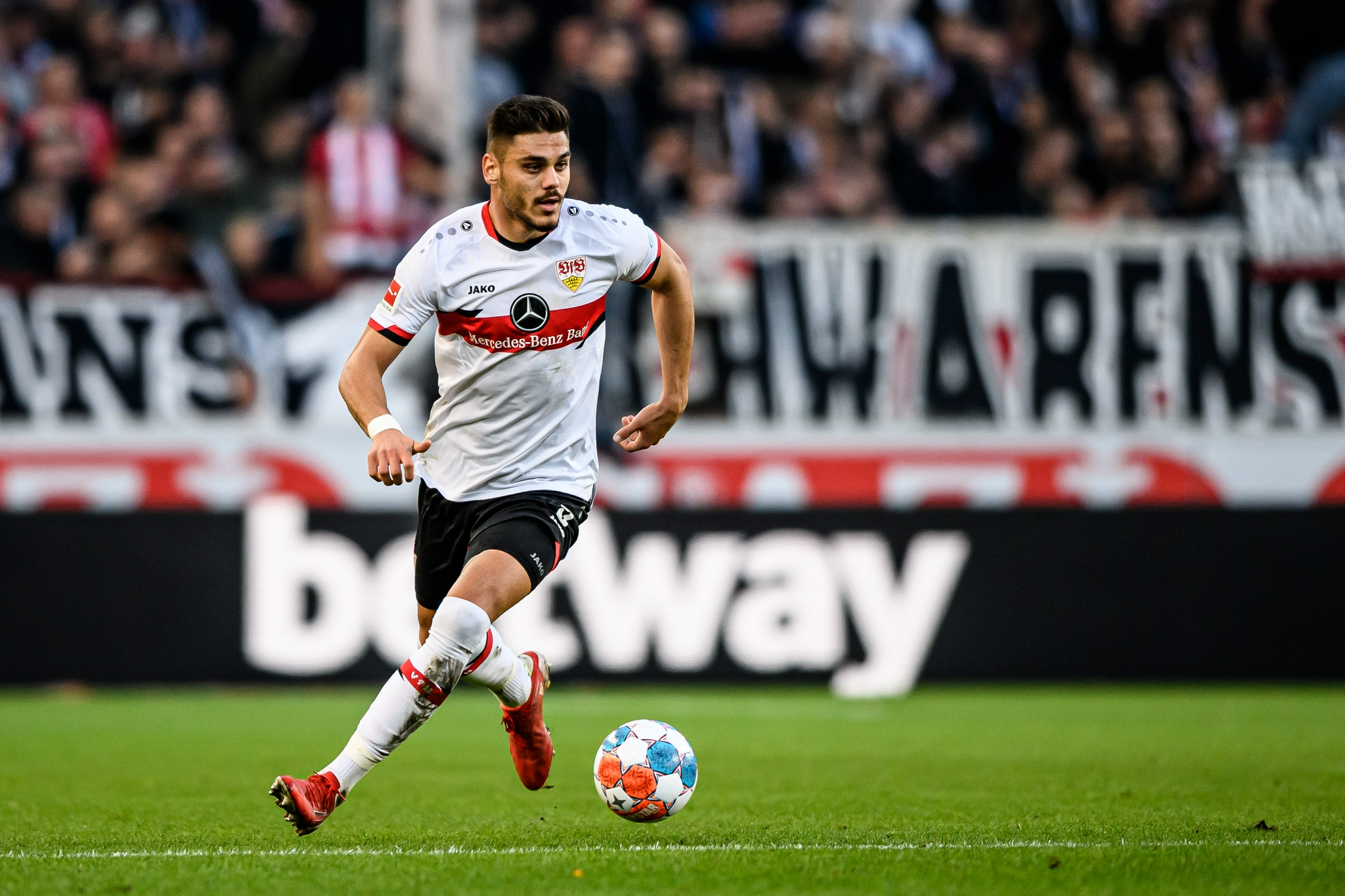 专访马夫罗帕诺斯:斯图加特阿森纳很相似 德甲是英超外最好联赛