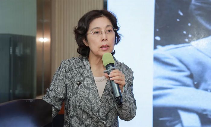 29日上午,医院神经内科7a病区张静波主任和脑血管病区张琪主任分别以"