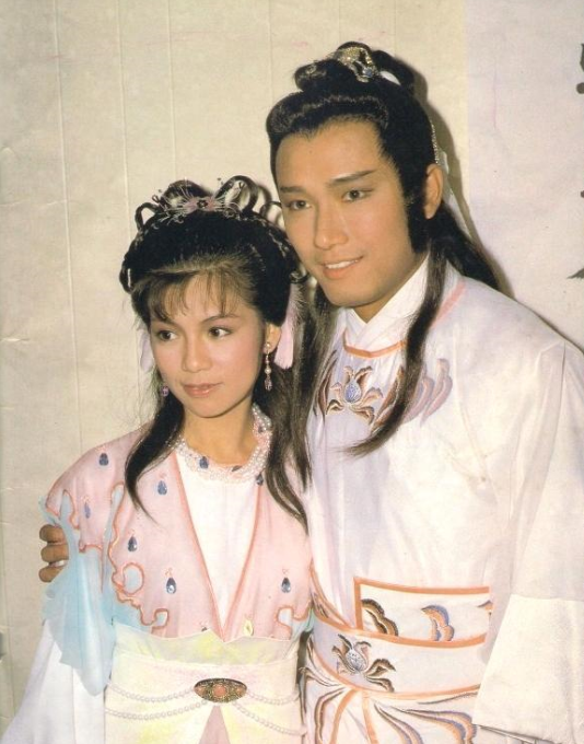 黄蓉比穆念慈更聪明漂亮为何杨康却从未对她心动