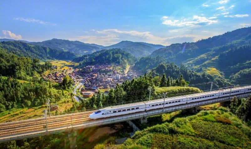 图为包海铁路贵阳到南宁段