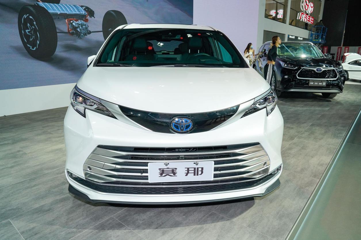 顶配卖到40.58万，还要加价，丰田赛那真有挑战别克GL8的实力？