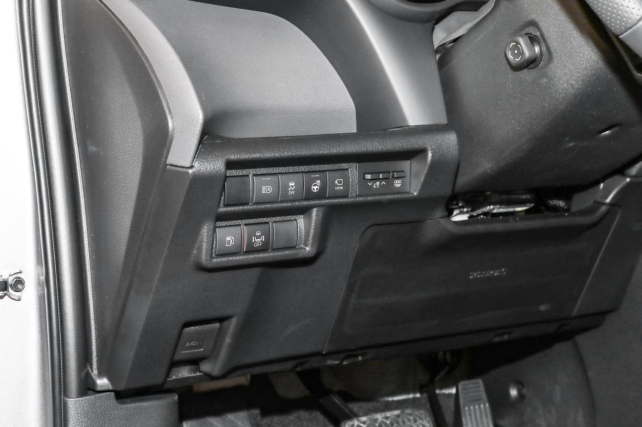 顶配卖到40.58万，还要加价，丰田赛那真有挑战别克GL8的实力？