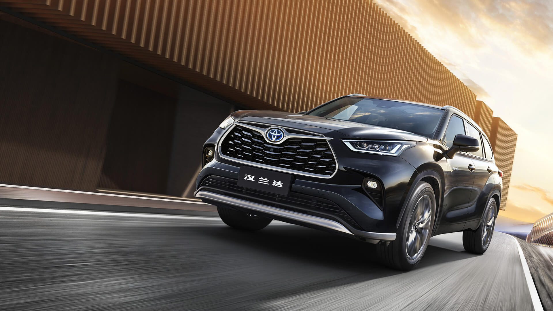 汉兰达和GS8怎么选：都搭载丰田混动，看价格还是品牌？