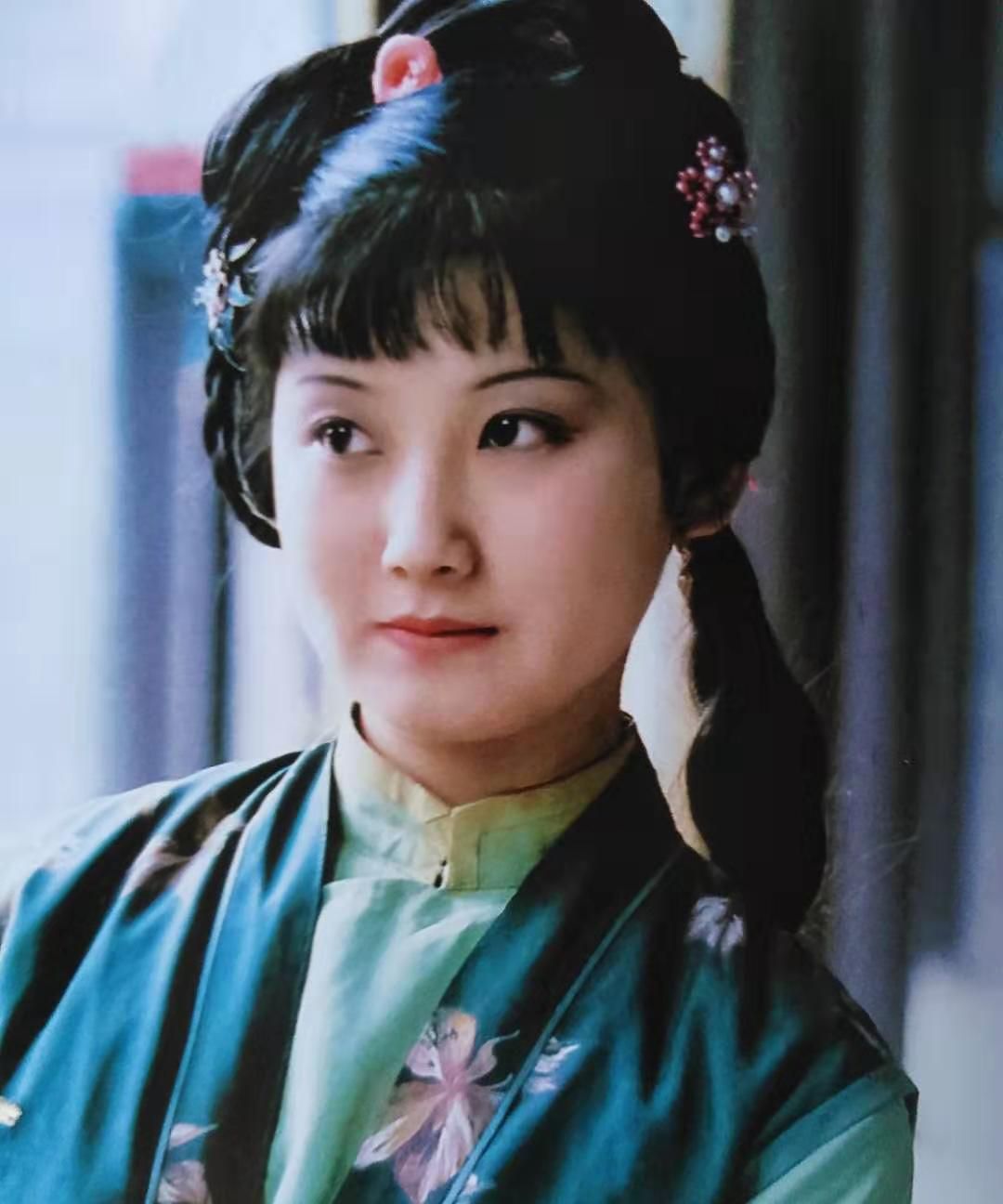 花袭人为当小妾背叛贾母宝玉大婚后她被迫改嫁蒋玉涵