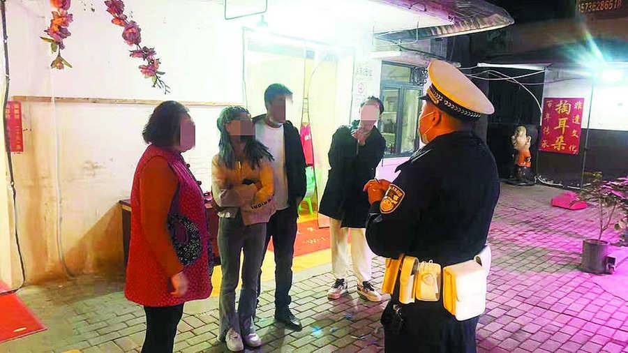 女子编完脏辫报警称5000多元太贵，店家：5个人用了近3小时休闲区蓝鸢梦想 - Www.slyday.coM