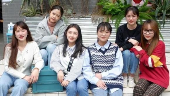 四川大学同寝室6名女生,集体保研成功,网友称赞实力与颜值并存休闲区蓝鸢梦想 - Www.slyday.coM