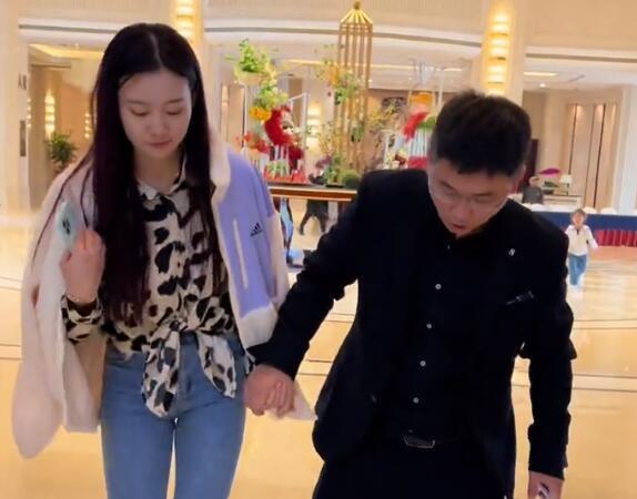 网红姜涛正式官宣恋情女徒弟晋升为老婆女方还有3个月身孕