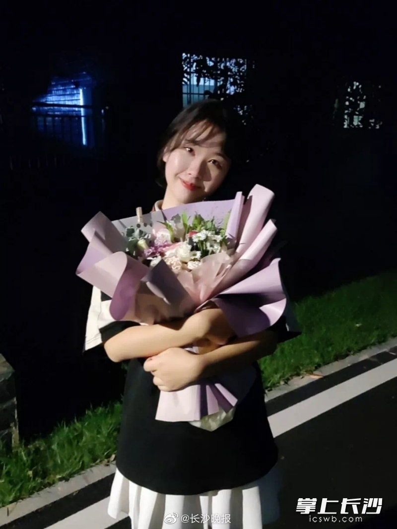 湖南大学一寝室女生全保研休闲区蓝鸢梦想 - Www.slyday.coM