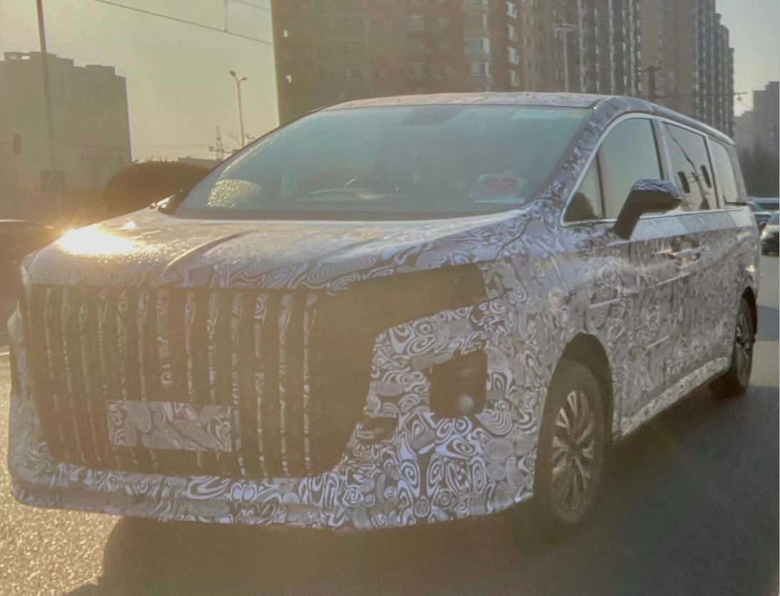 红旗全新mpv谍照曝光 售价或成国产mpv的新高度