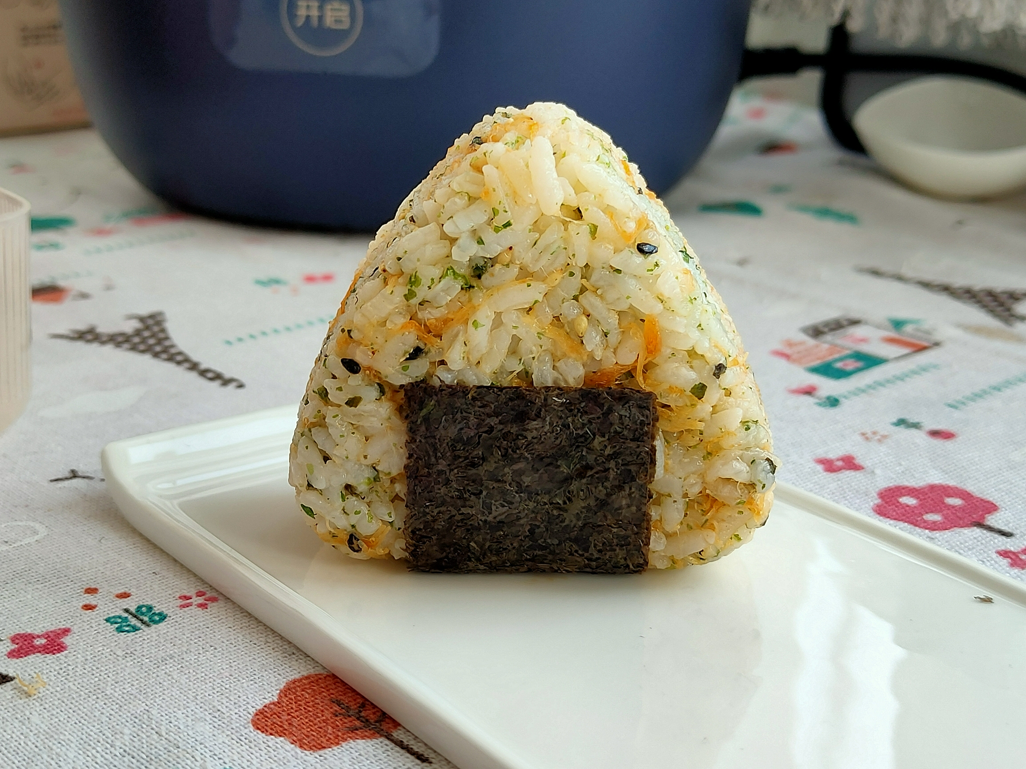 海苔肉松饭团(海苔肉松饭团的热量)