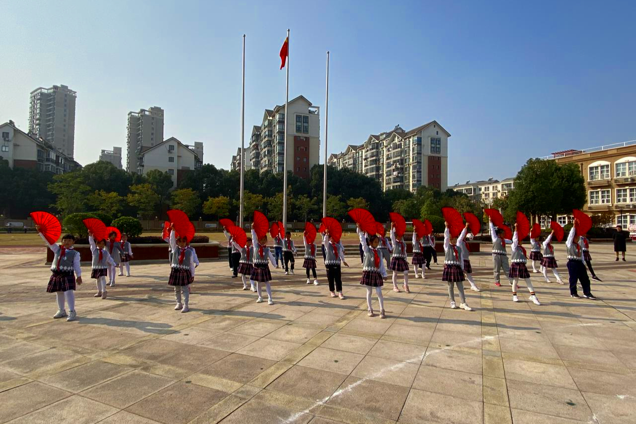 武汉市恋湖小学通过2021年素质特色学校区级督导评估