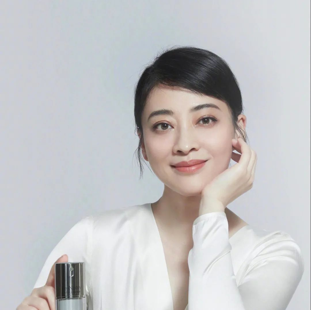 双料影后梅婷险因羊水栓塞丧命含泪感谢善良婆婆救她一命