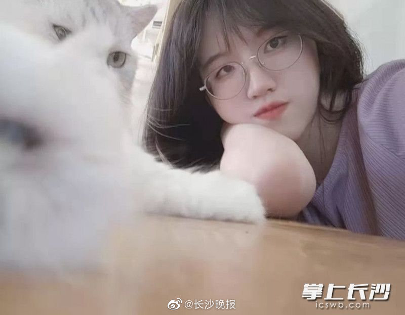 湖南大学一寝室女生全保研休闲区蓝鸢梦想 - Www.slyday.coM