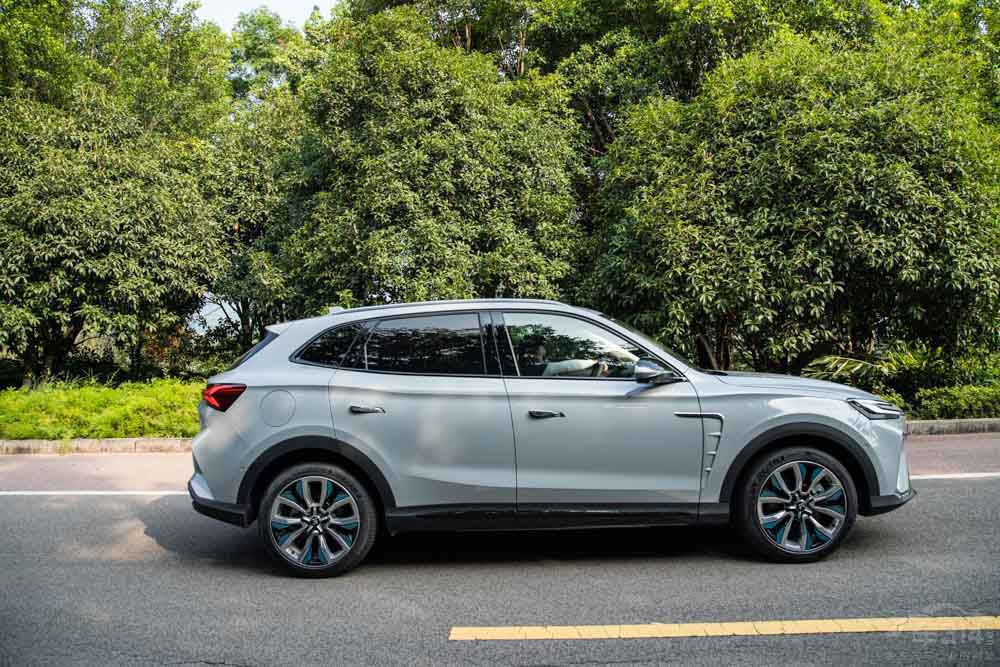 20万多新能源中型SUV到底该怎么选？今天您就来着了！