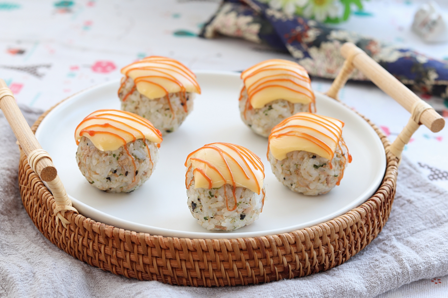 自制芝士金枪鱼烤饭团营养丰富味道好孩子很喜欢吃