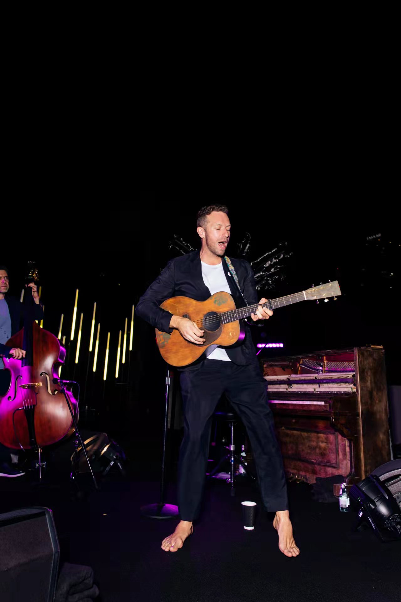 酷玩乐队主唱chris martin独家献唱.