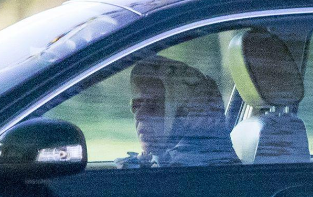 被医生建议至少休息两周后，95岁英女王提前外出独自开车状态良好休闲区蓝鸢梦想 - Www.slyday.coM