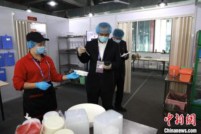 上海市市场监管局执法总队共检查企业601家次、快检2722项次,检测结果全部合格。上海市场监管局 供图