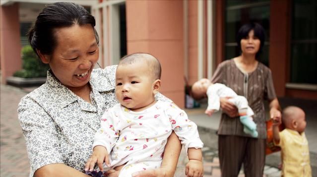 退休后一人生活,你会跟儿女住在一起吗?3位老人说了自己的感受休闲区蓝鸢梦想 - Www.slyday.coM 退休后一人生活,你会跟儿女住在一起吗?3位老人说了自己的感受休闲区蓝鸢梦想 - Www.slyday.coM