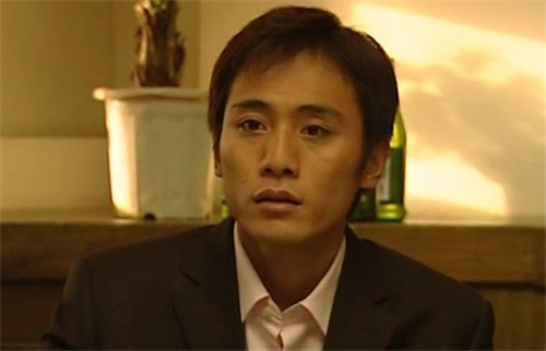 血色浪漫秦岭深爱着钟跃民为何却不能继续在一起了呢