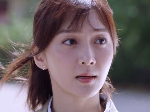 《突围》看到了潘之琳,跟靳东是老搭档了,这一次表现也不错