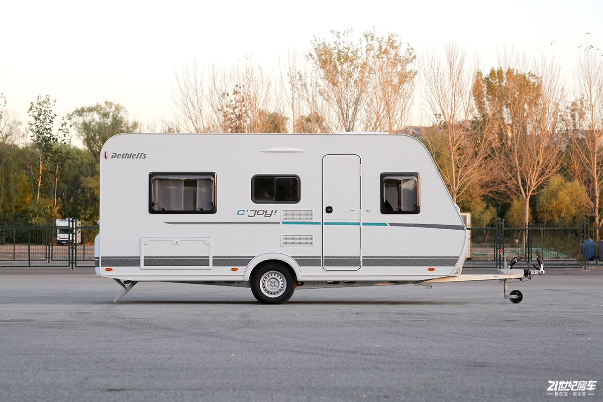 实拍进口德福c-joy 460le拖挂房车|房车|车型|卡座_新浪新闻