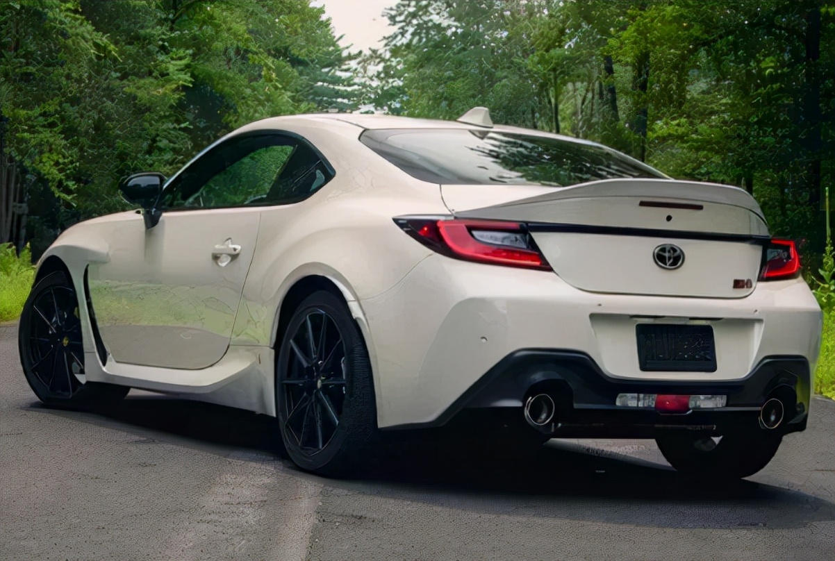 全新丰田gr86本土上市平民跑车真香