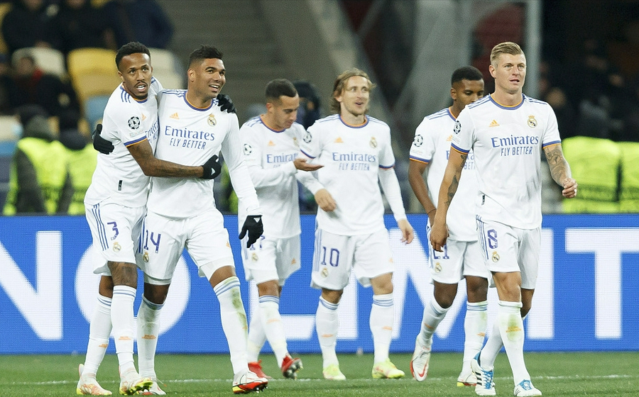 本泽马回归典礼三中场连战不论输赢皇马都不似拜仁提前两轮出线