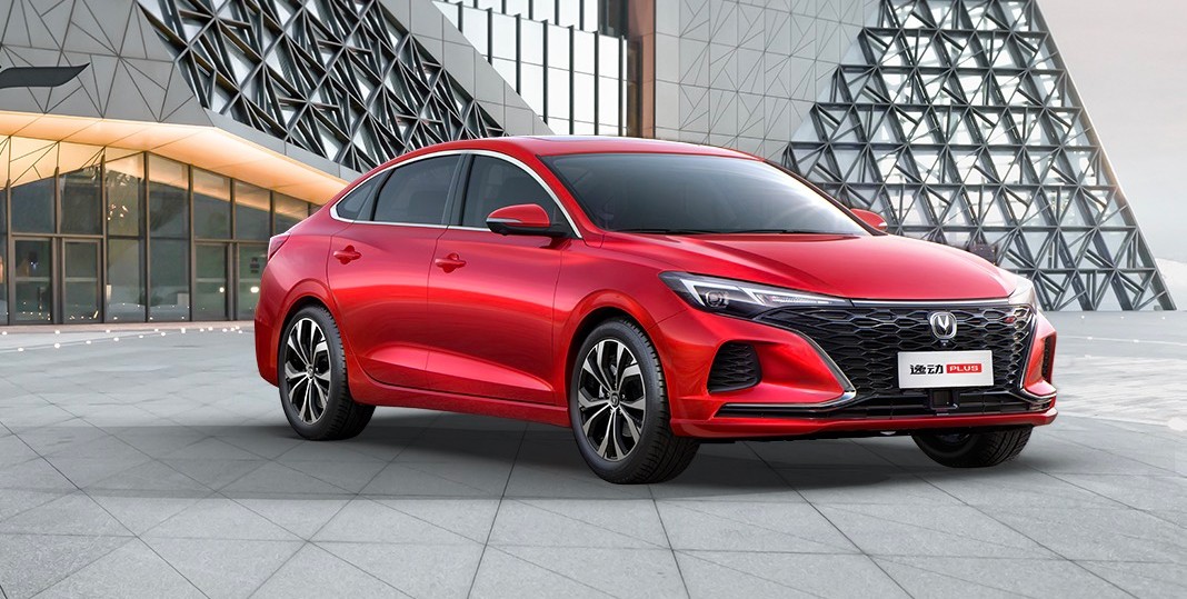 10万级品质家轿，该选第4代帝豪，还是逸动PLUS？