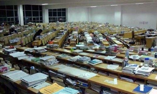 因为占座,南京一高校男同学狂扇女生耳光,女学生脸都被打肿了休闲区蓝鸢梦想 - Www.slyday.coM