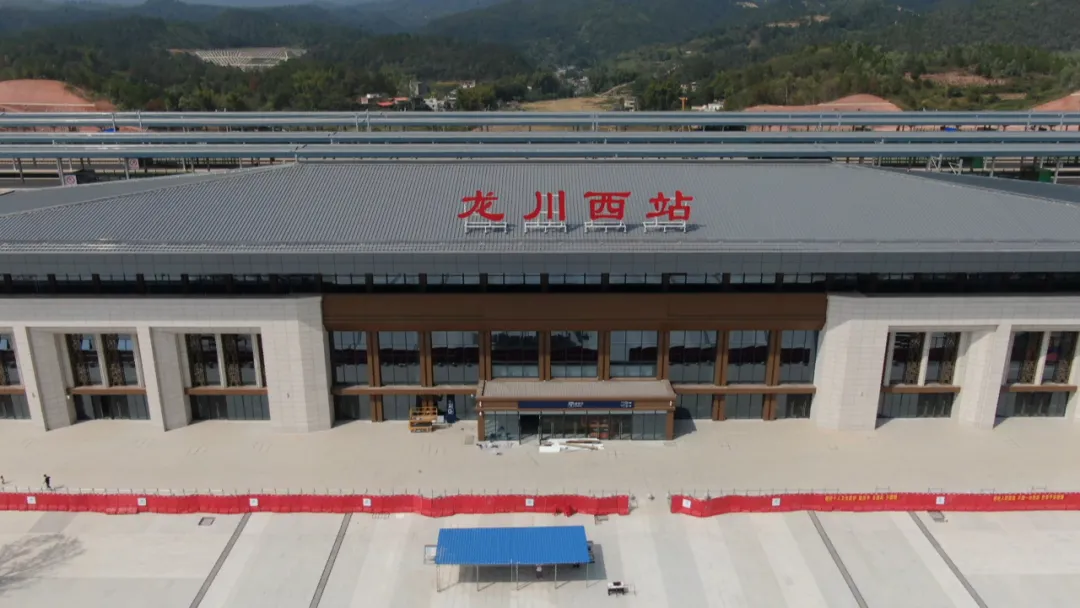 加快赣深高铁龙川西站建设秦汉之韵厚德龙川建筑之美亮眼