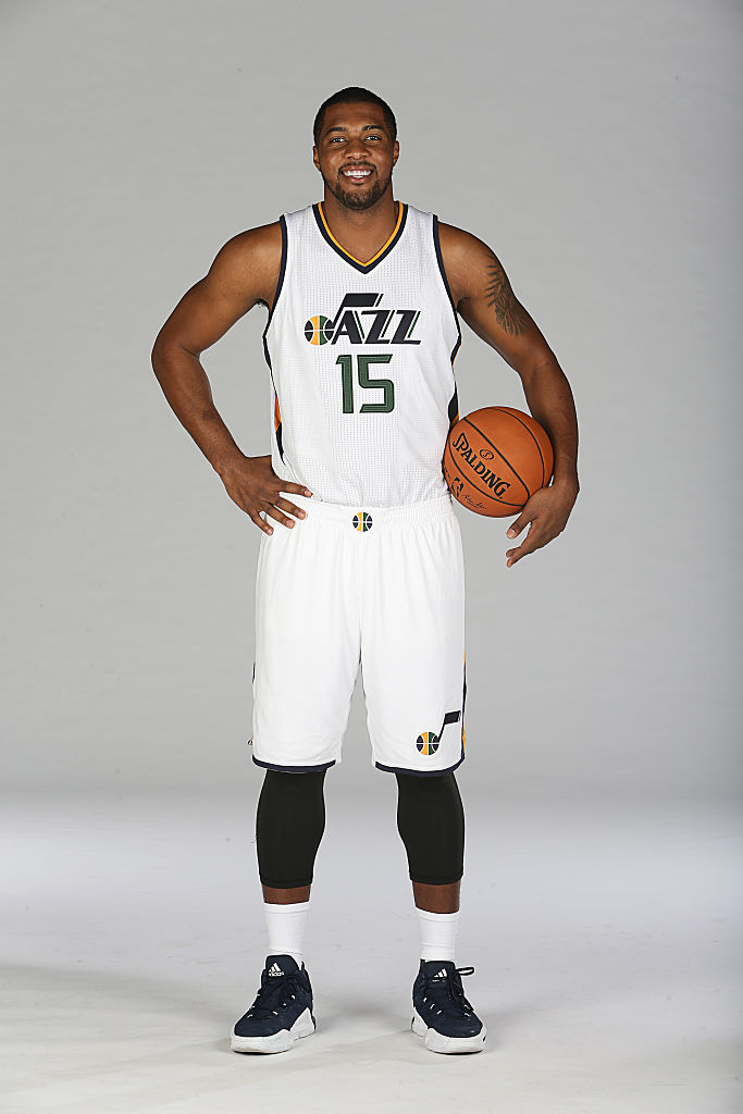 德里克费沃斯不仅可以打强攻也可以打控球后卫