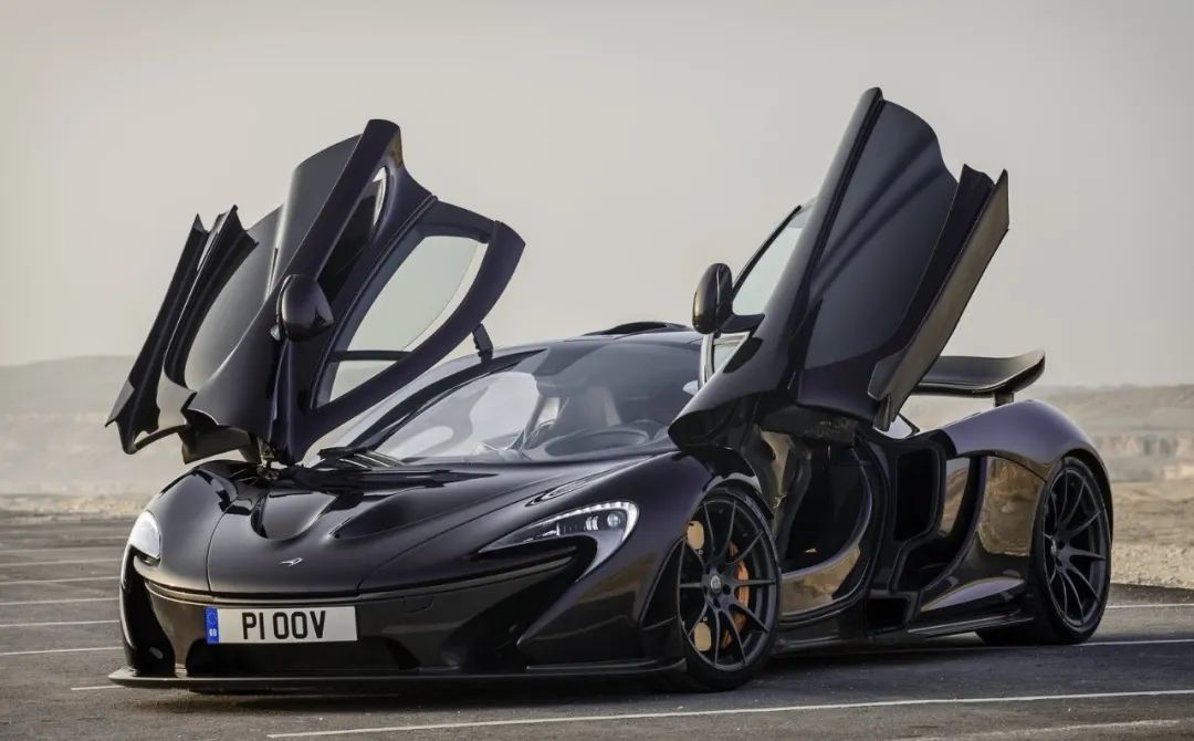 迈凯伦artura国内首秀,v6双涡轮 电机驱动的超级跑车