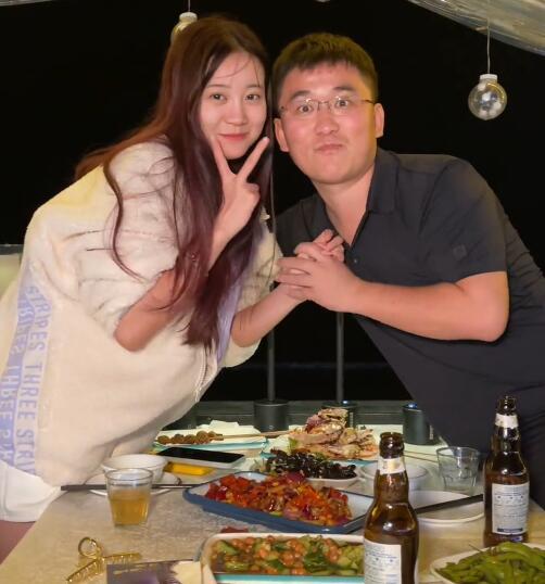 未领证却先上车姜涛的女友怀孕4个多月肚子大了一圈