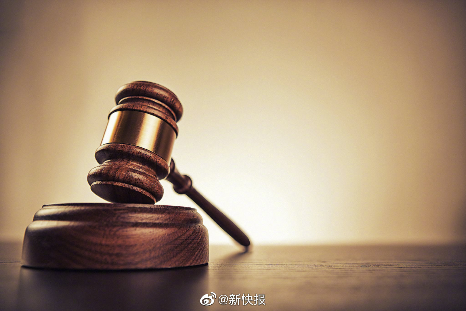 业主自费安装充电桩遭物业阻挠 法院判决物业应予以配合休闲区蓝鸢梦想 - Www.slyday.coM 业主自费安装充电桩遭物业阻挠 法院判决物业应予以配合休闲区蓝鸢梦想 - Www.slyday.coM