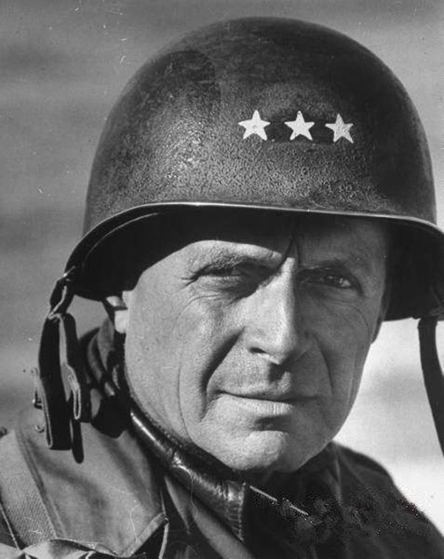 美军沃克中将在这场车祸中当场丧生,终年61岁,是美军在朝鲜战死的最高