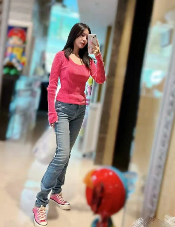 杜淳娇妻王灿穿搭太土,浪费了一张脸?她道出苦衷,网友错怪她了休闲区蓝鸢梦想 - Www.slyday.coM 杜淳娇妻王灿穿搭太土,浪费了一张脸?她道出苦衷,网友错怪她了休闲区蓝鸢梦想 - Www.slyday.coM