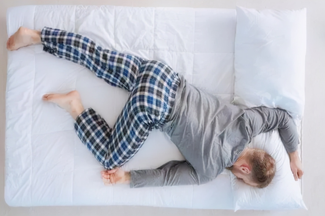 注意:这几类孕妇左侧睡,宝宝易缺氧!|孕妇|子宫|怀孕_新浪新闻