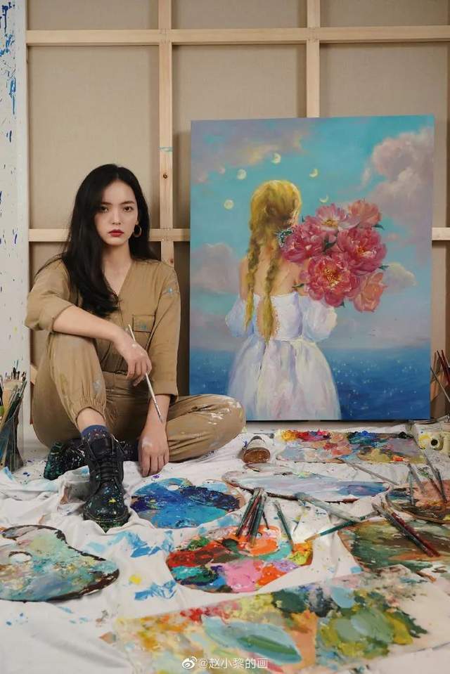 无法直视90后最美女画家竟然用这种东西画画